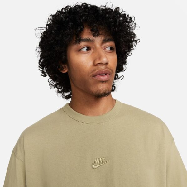 Chollo Camiseta Premium Essentials de NIKE Sportswear para Hombre